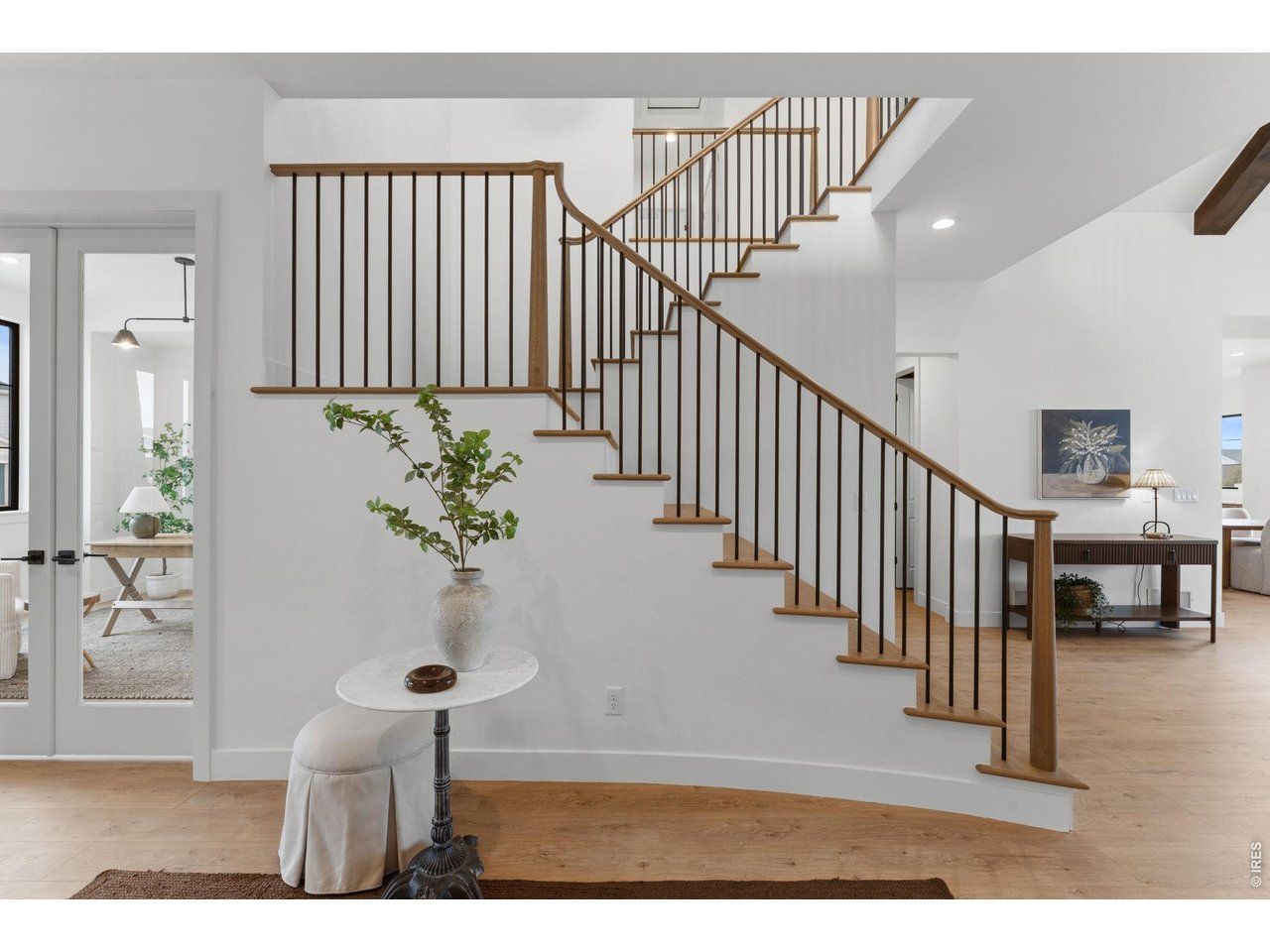 37 Boxwood Dr