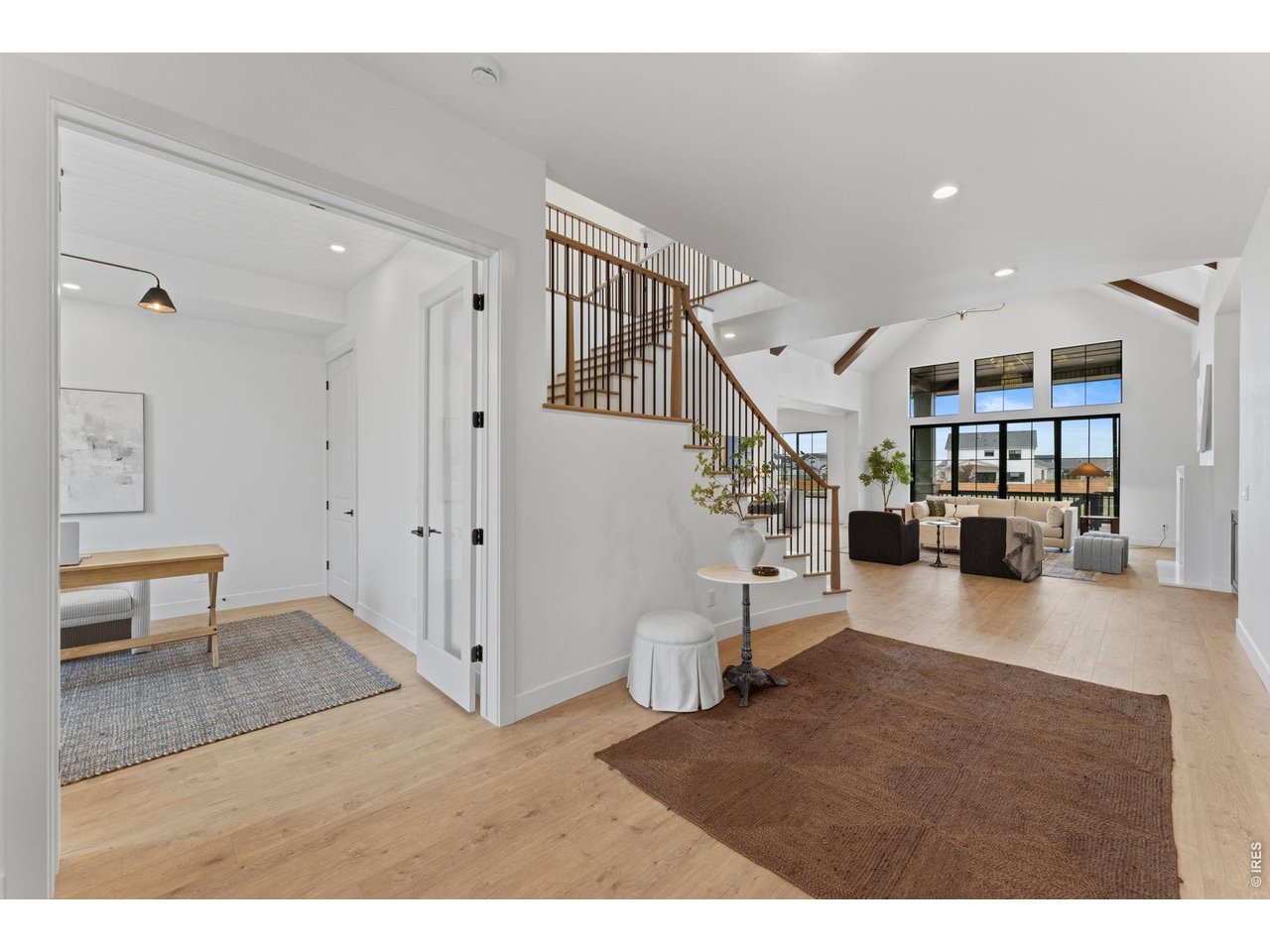 37 Boxwood Dr