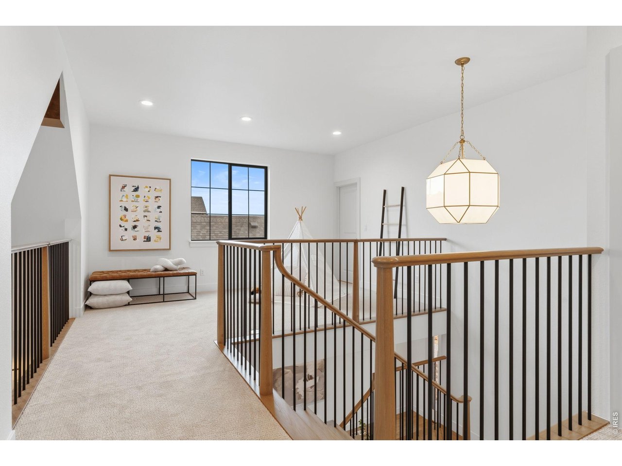37 Boxwood Dr