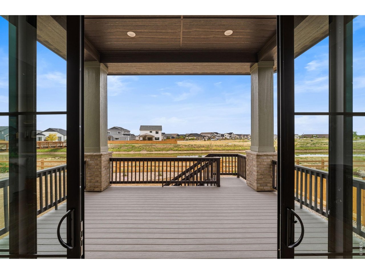 37 Boxwood Dr