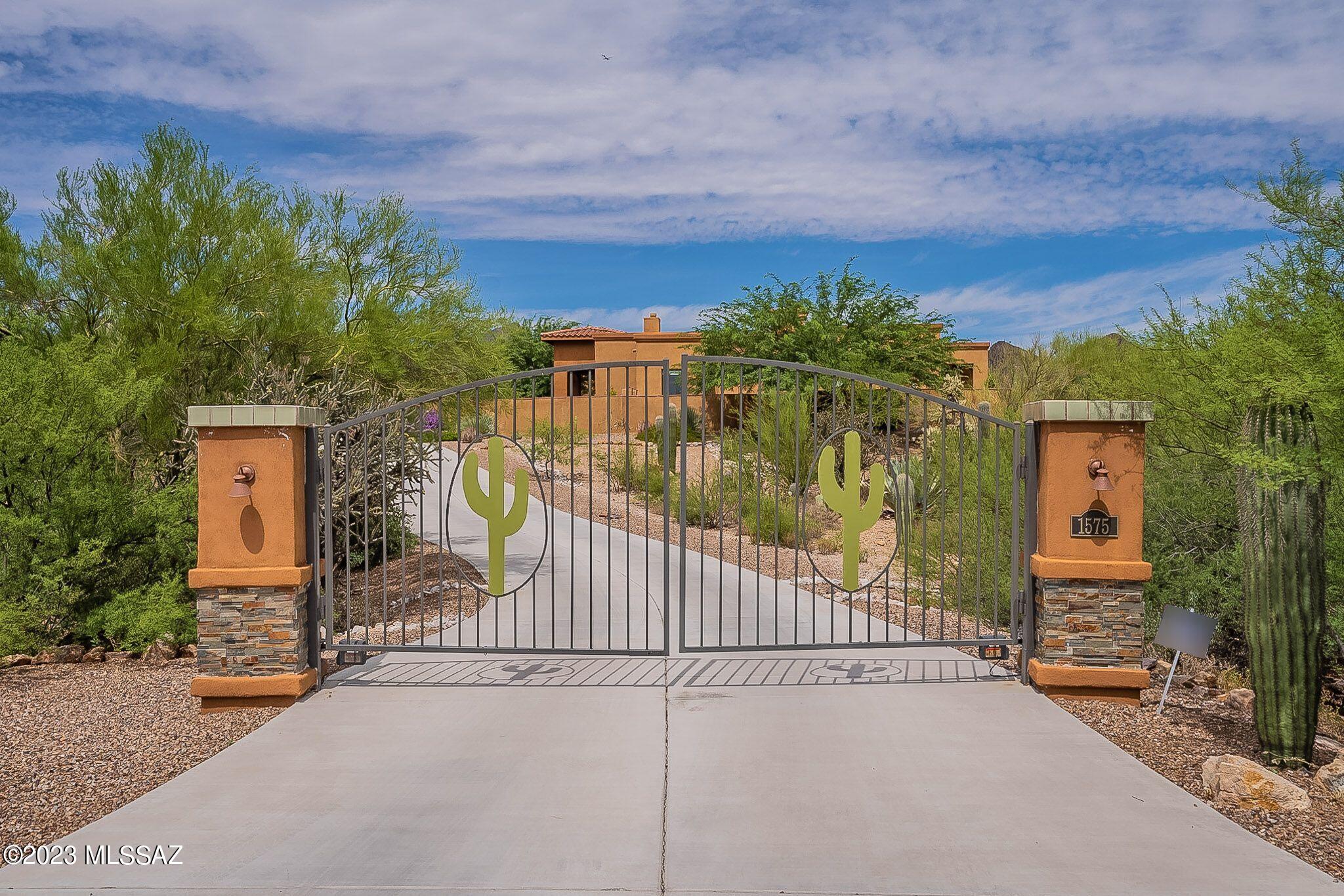 1575 N Fern Cliffs Court