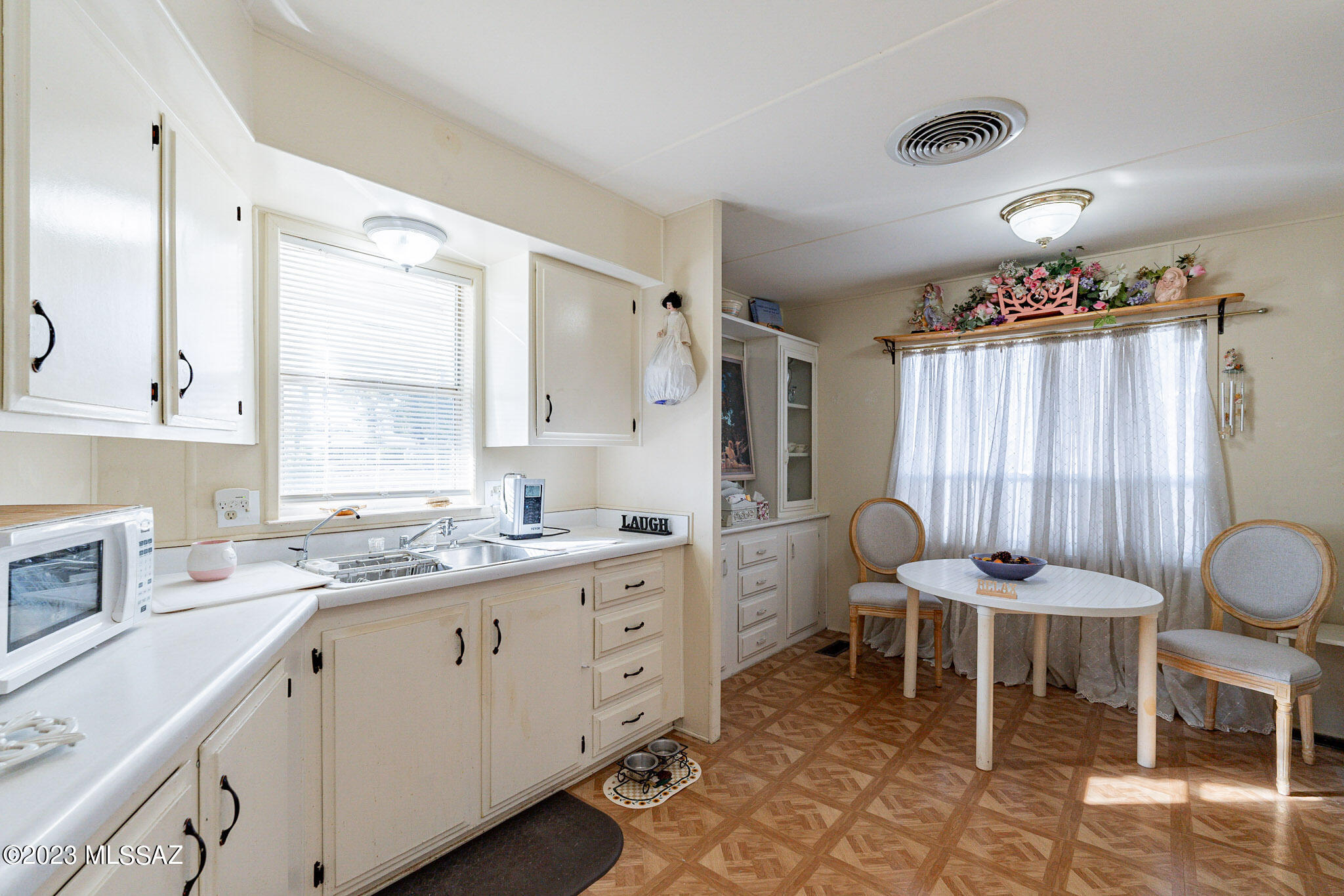 5609 W Flying M Street