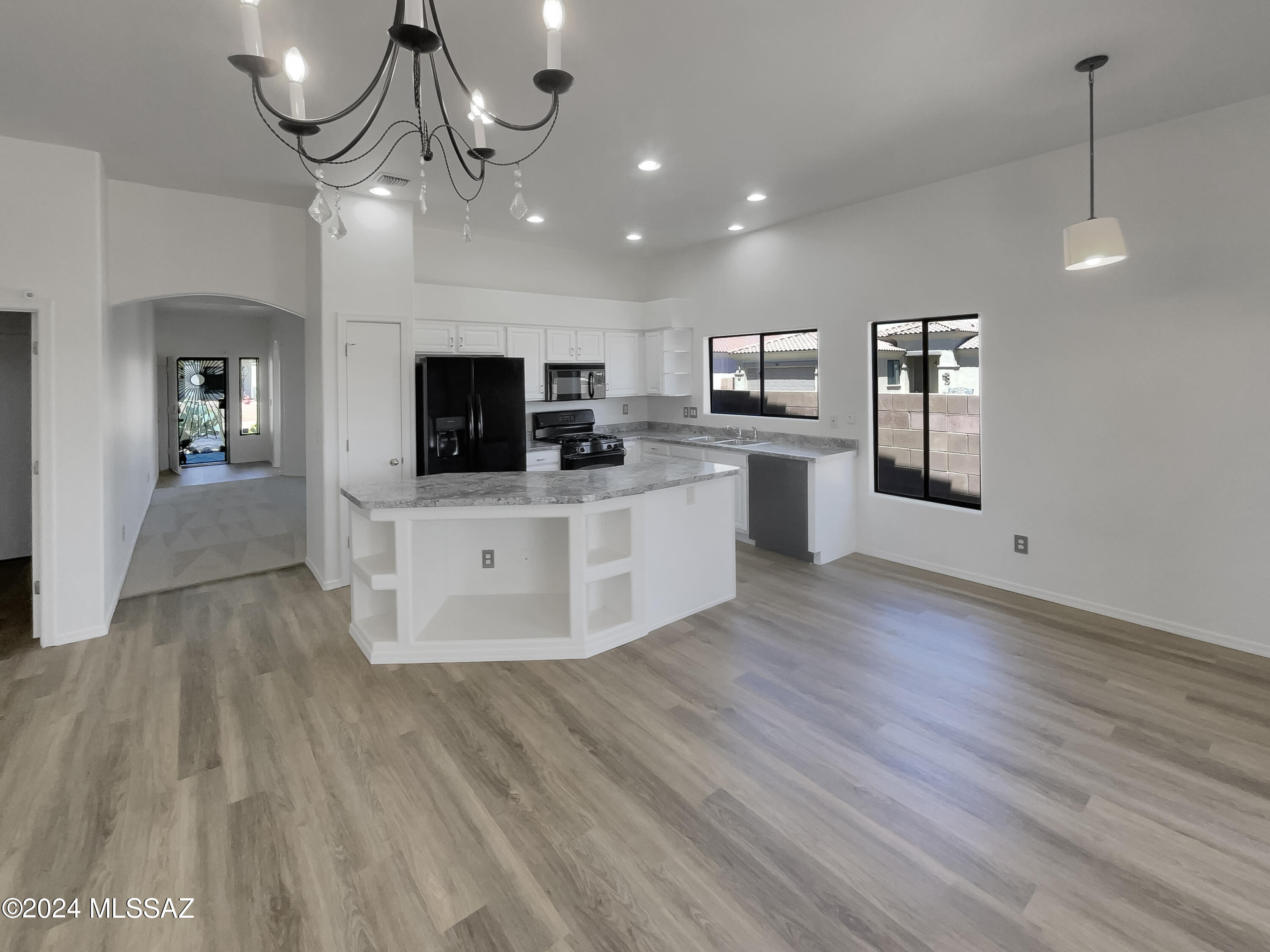 2324 Avenida Del Petalo