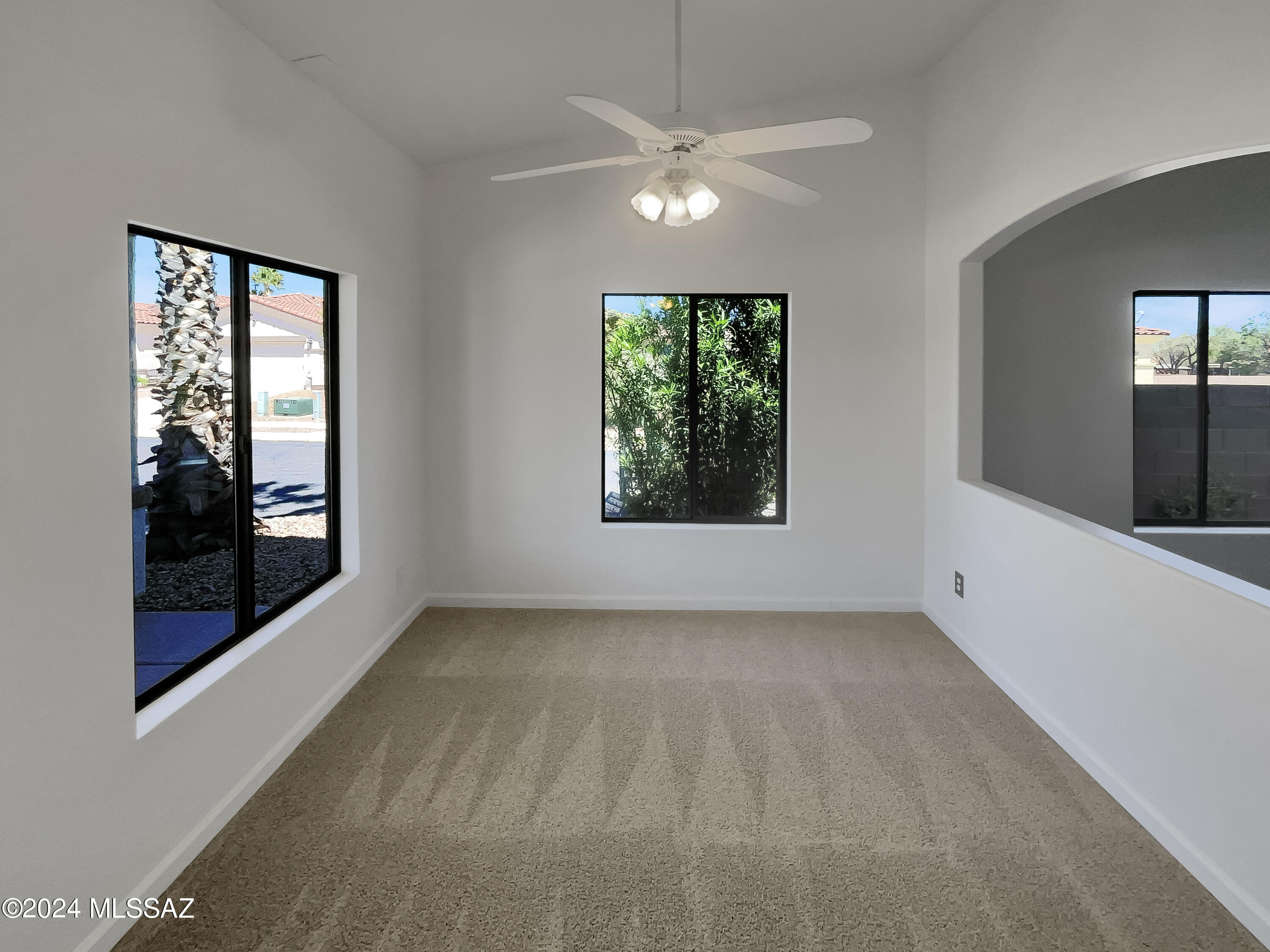 2324 Avenida Del Petalo