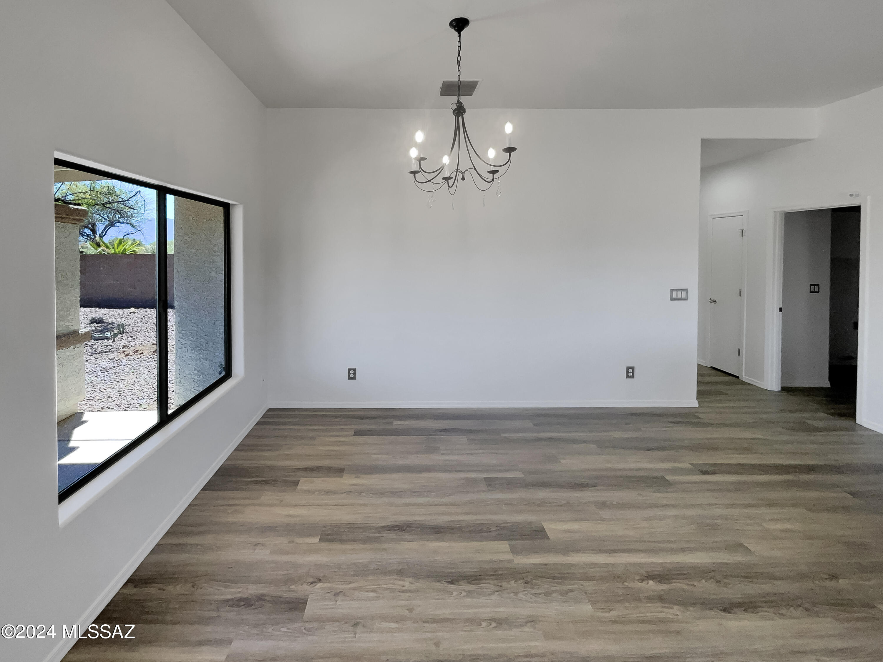 2324 Avenida Del Petalo