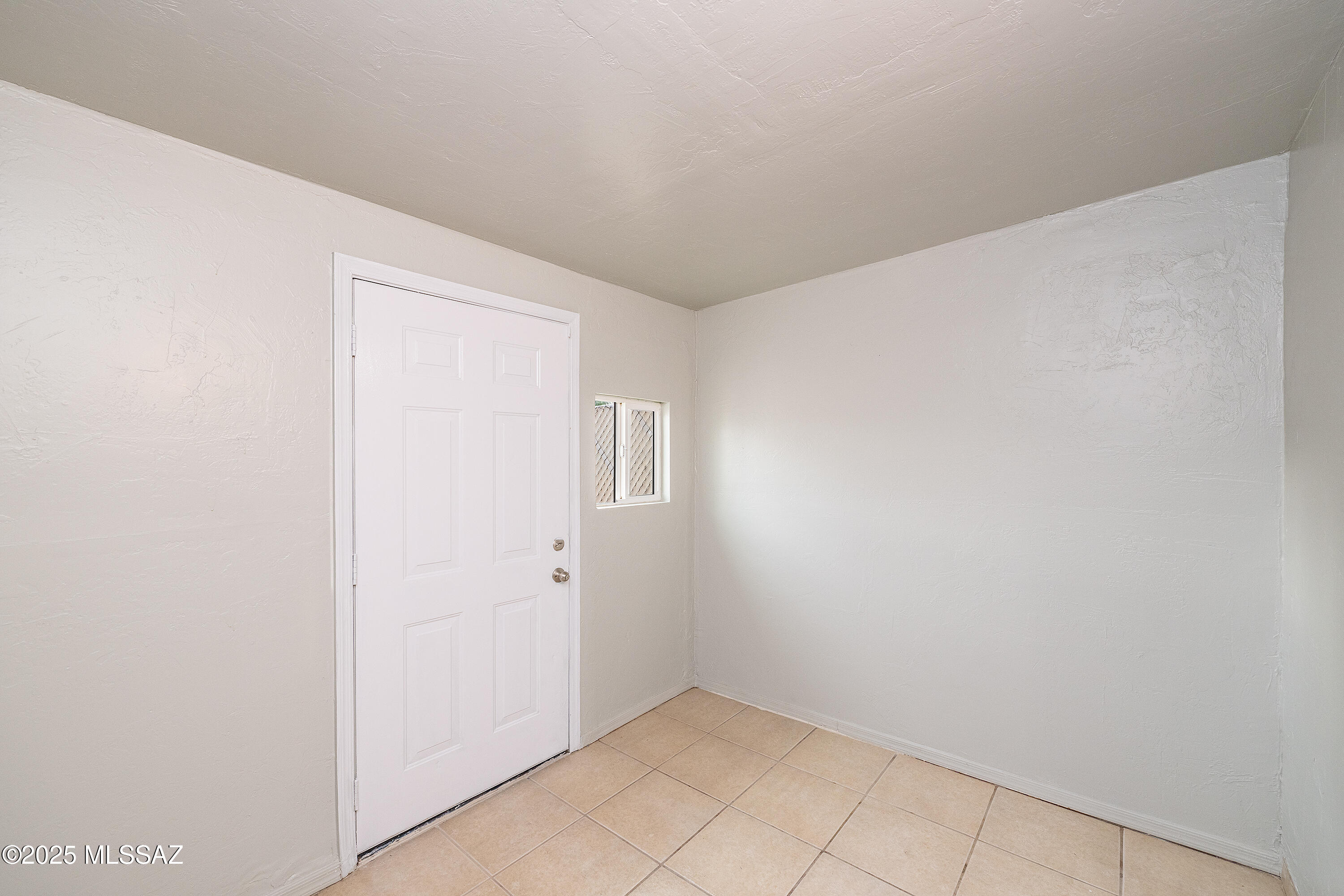 2338 E Parkside Drive