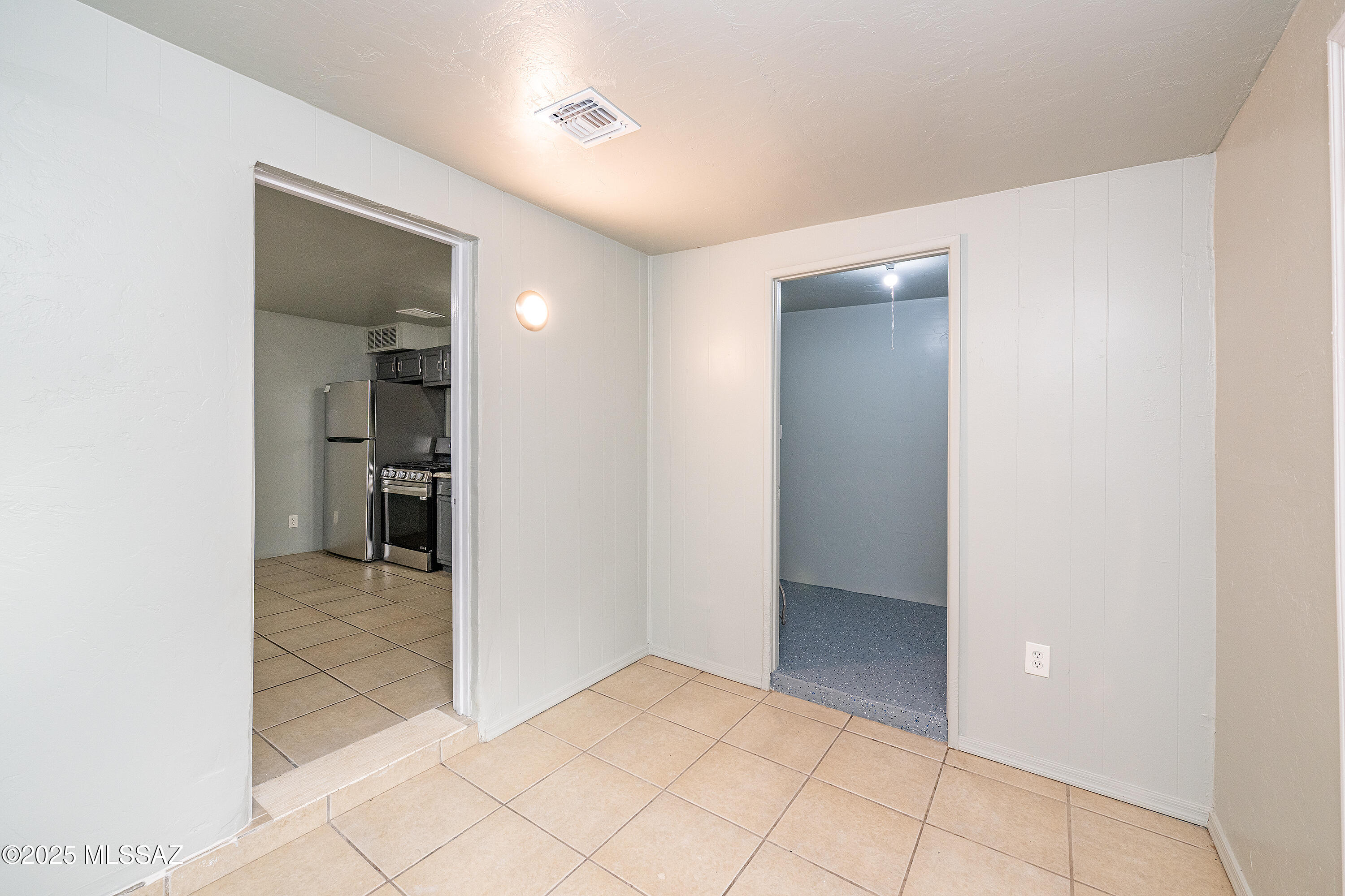 2338 E Parkside Drive