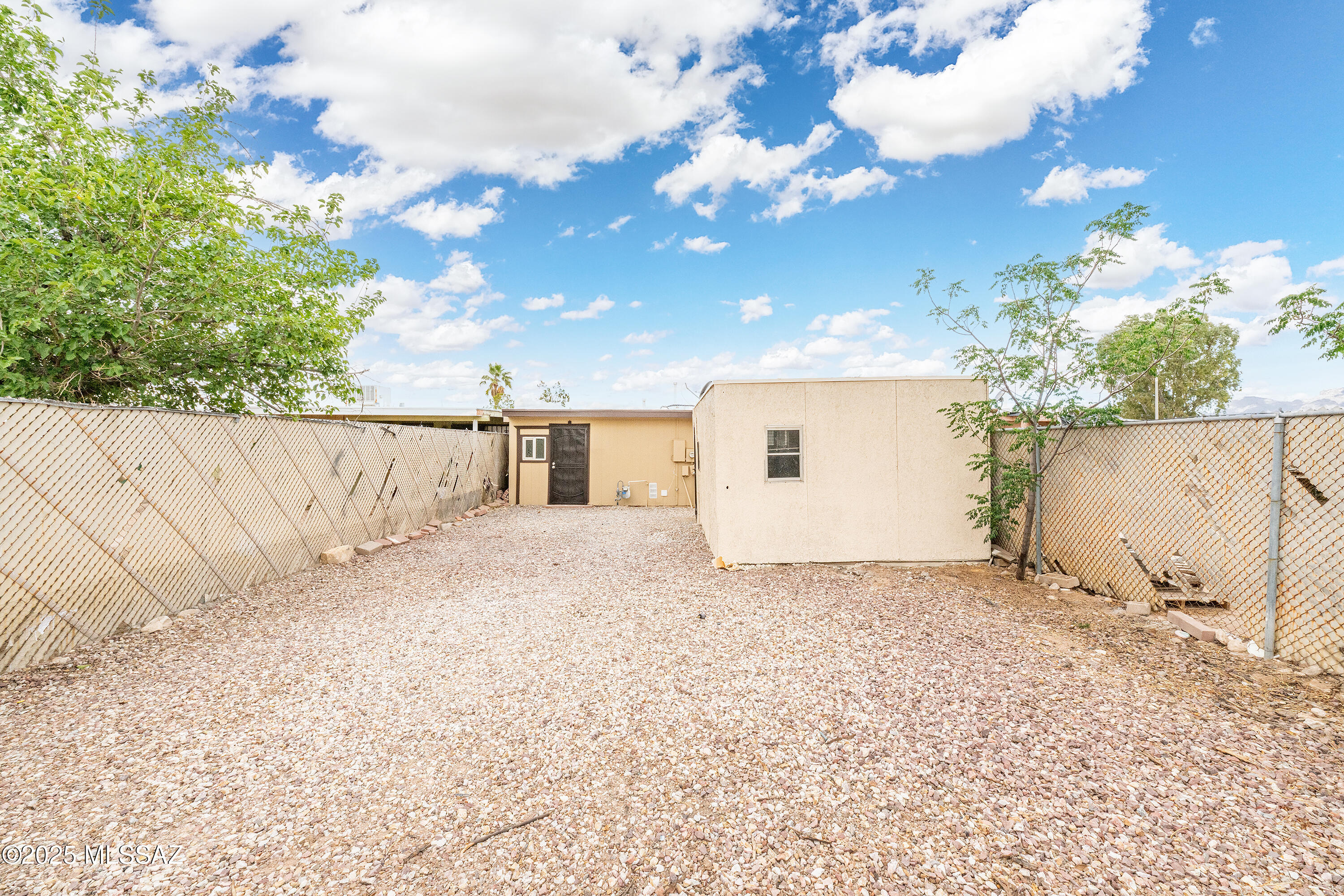 2338 E Parkside Drive