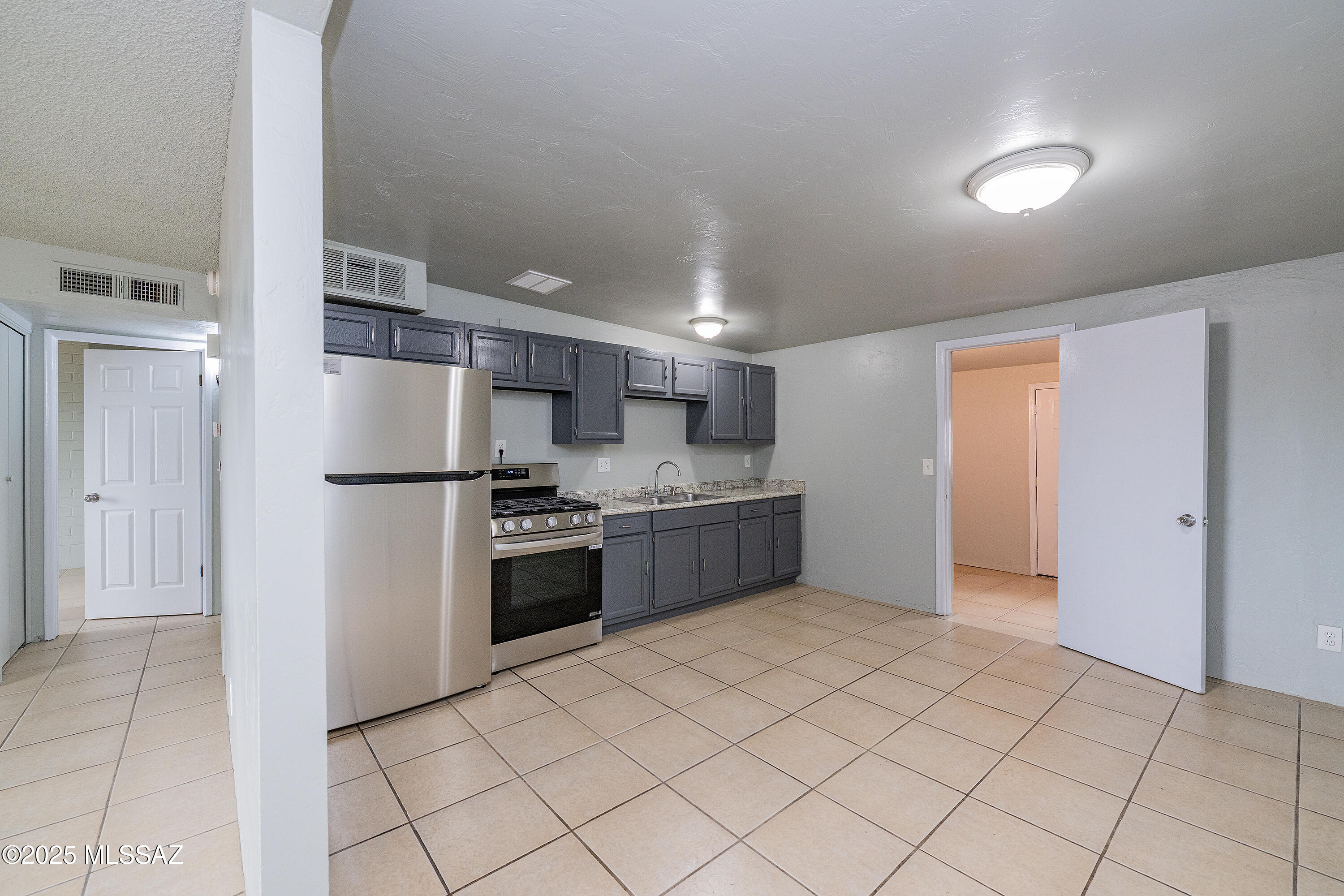 2338 E Parkside Drive