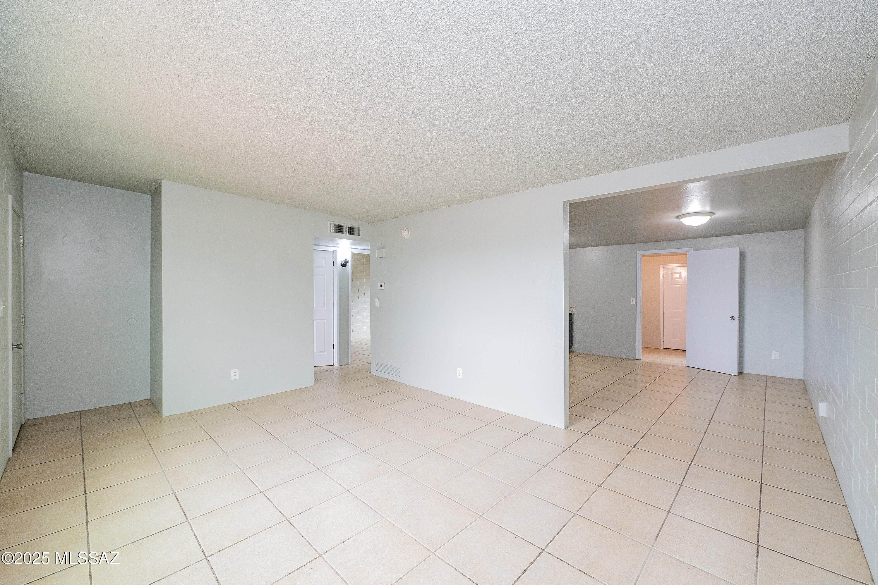 2338 E Parkside Drive