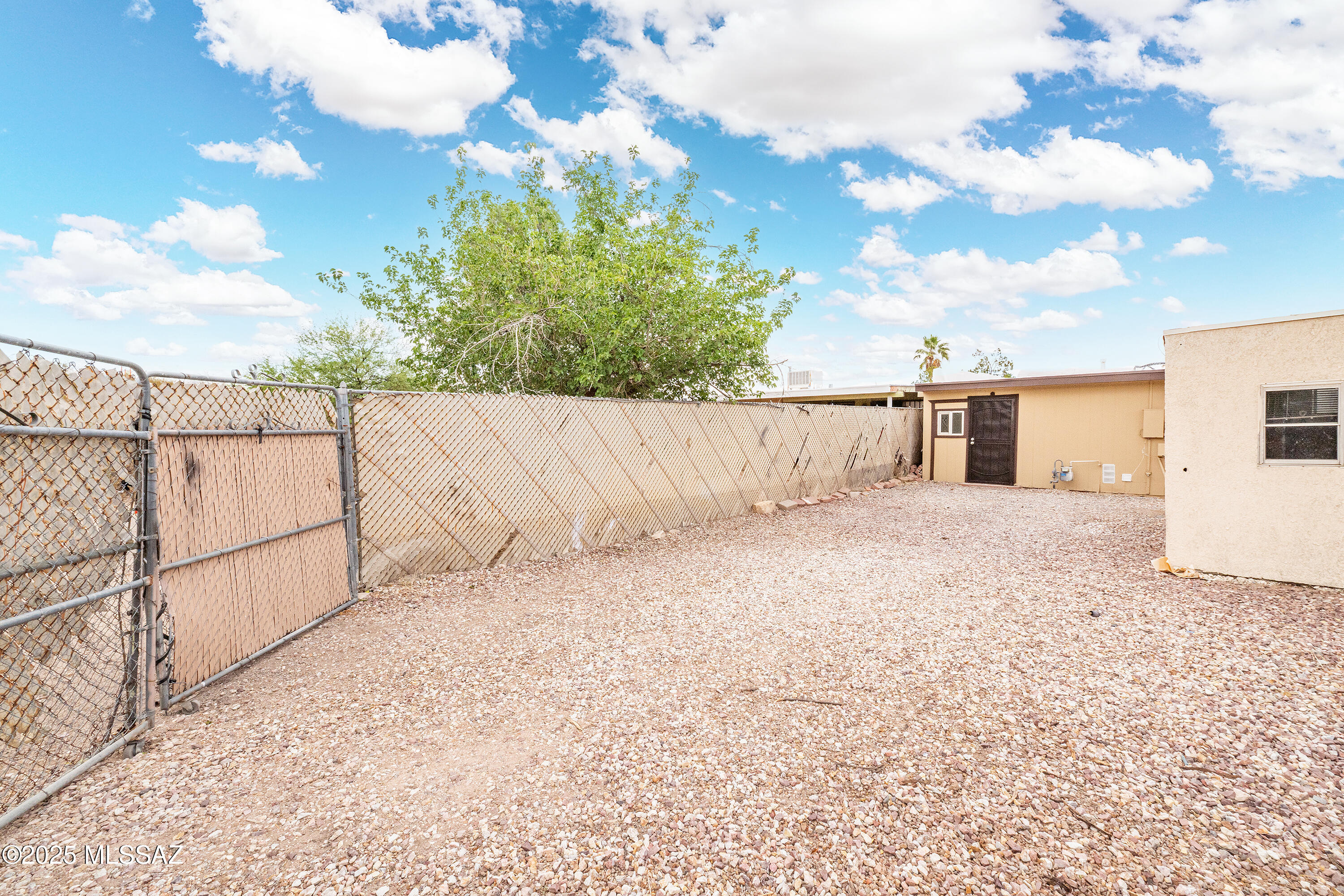 2338 E Parkside Drive