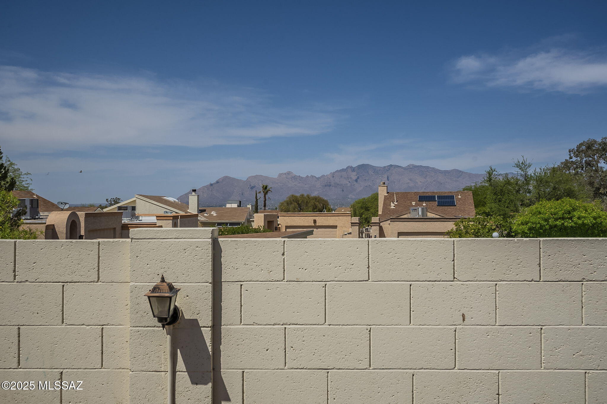 2762 W cattail Place