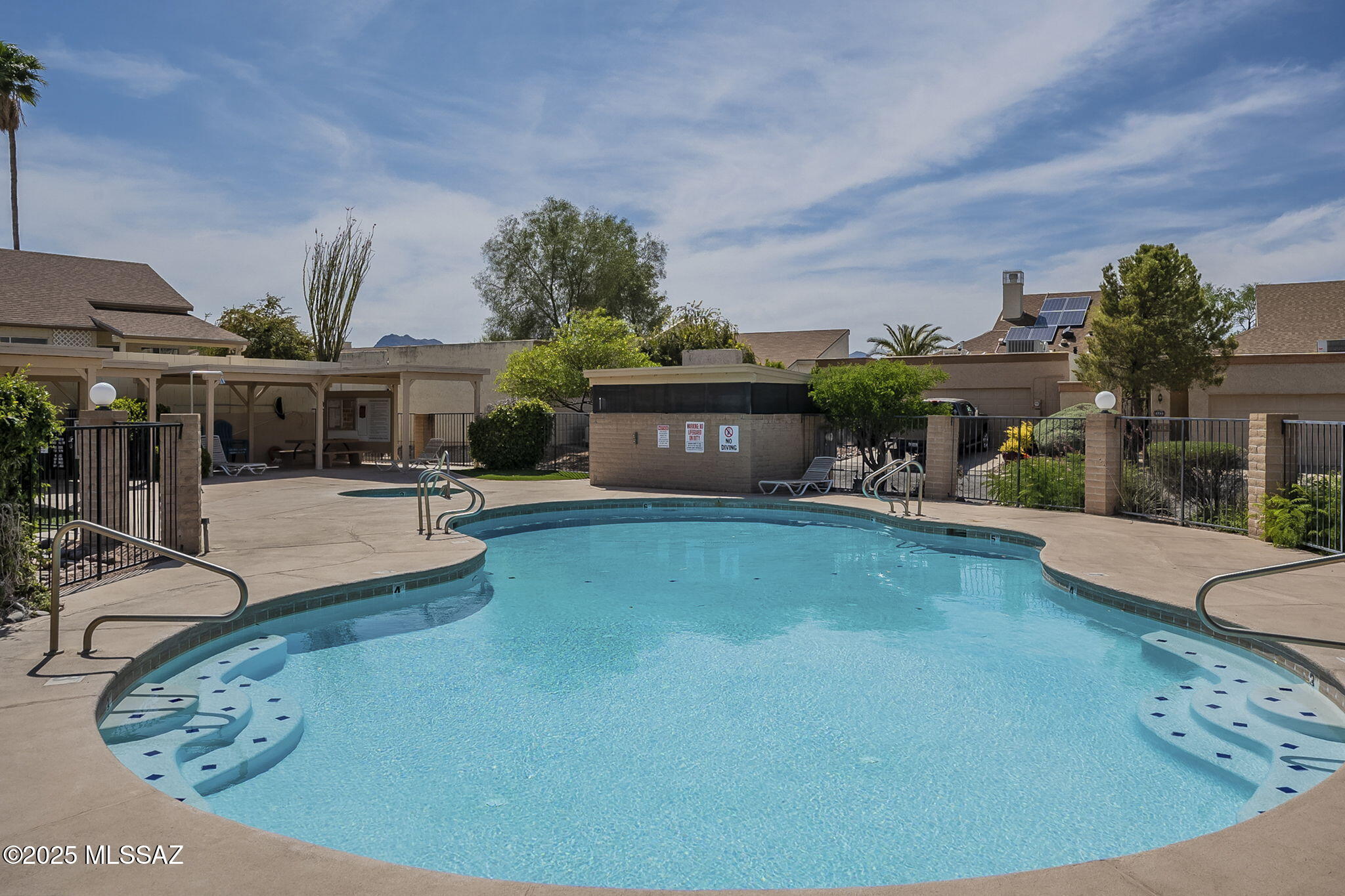 2762 W cattail Place