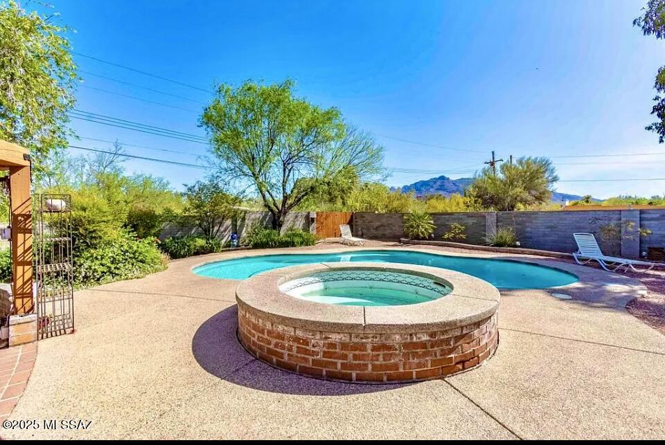 1020 W Orange Grove Road