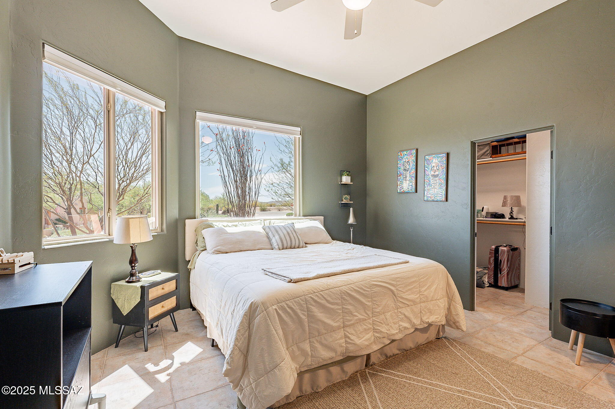 9840 E Vermillion Place