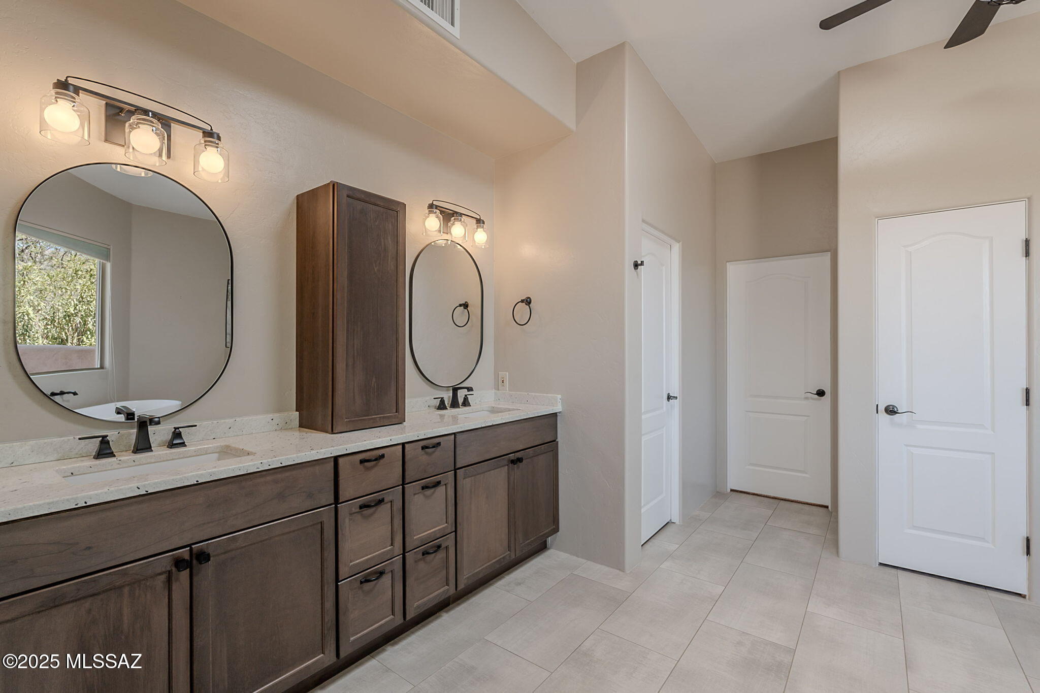 9840 E Vermillion Place