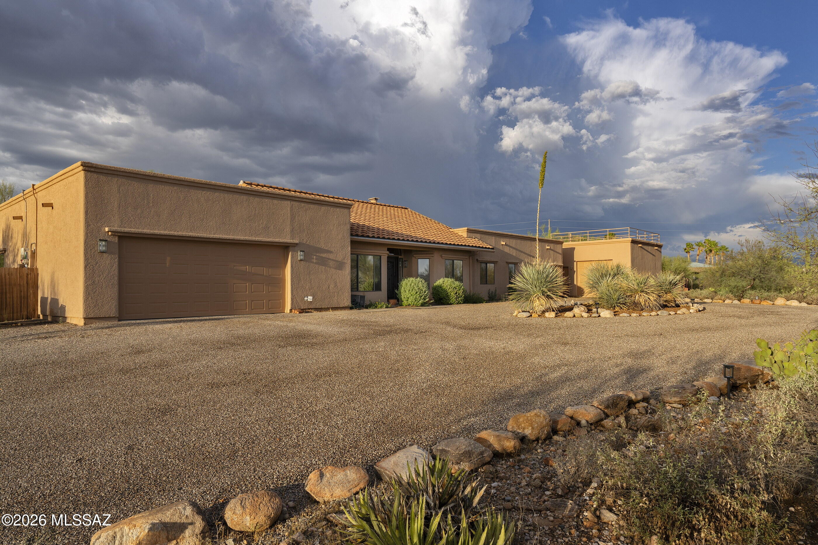 4310 N Camino Arco