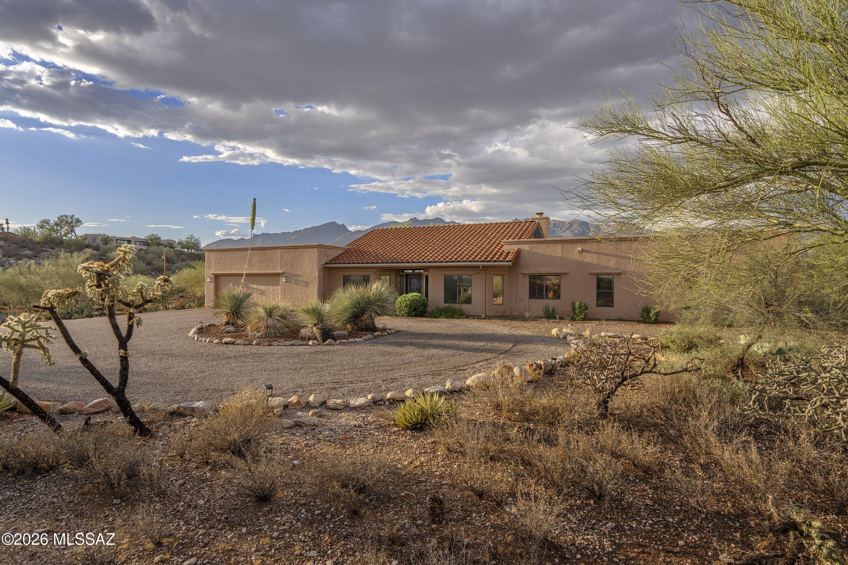 4310 N Camino Arco