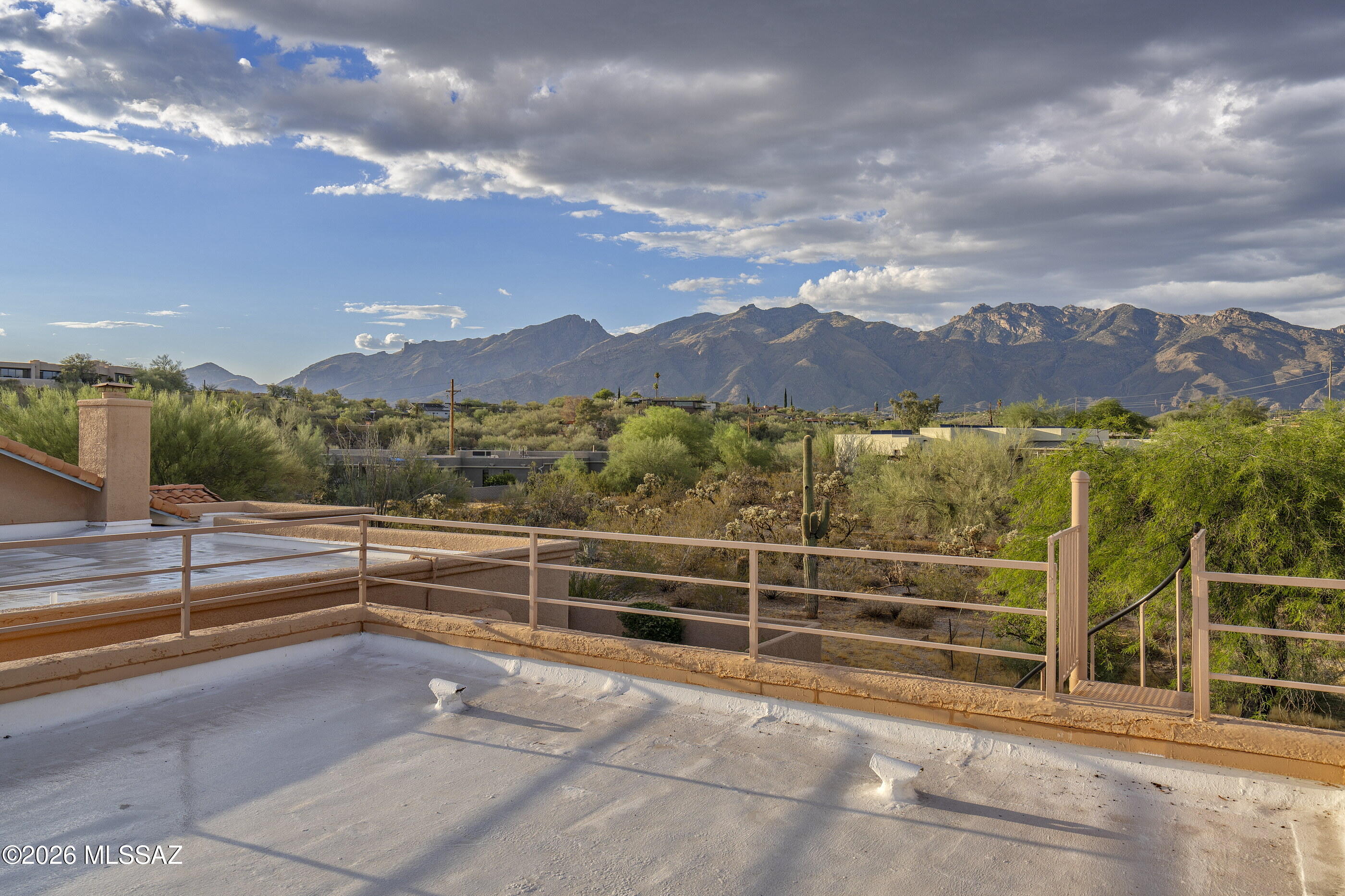 4310 N Camino Arco