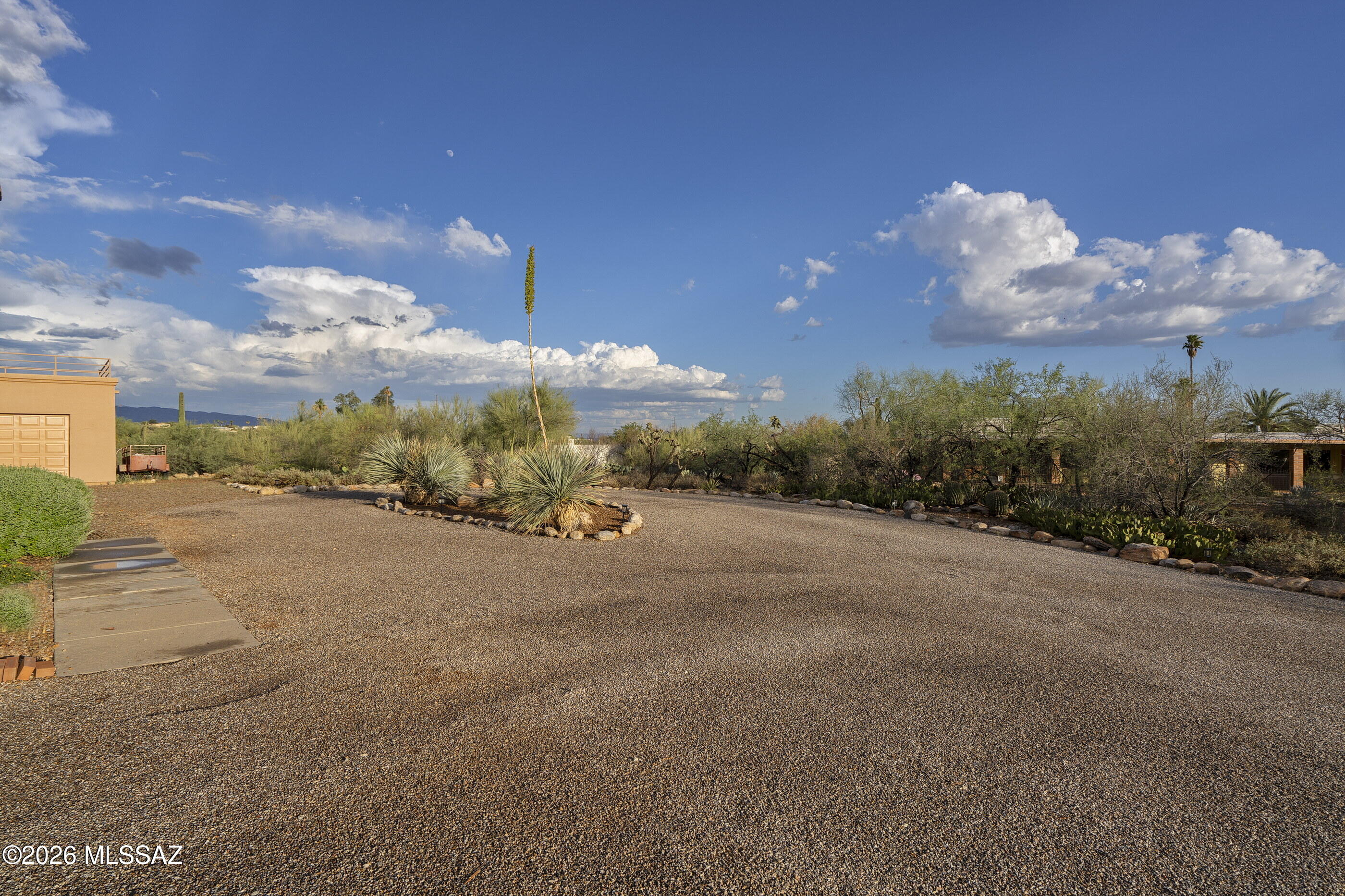 4310 N Camino Arco