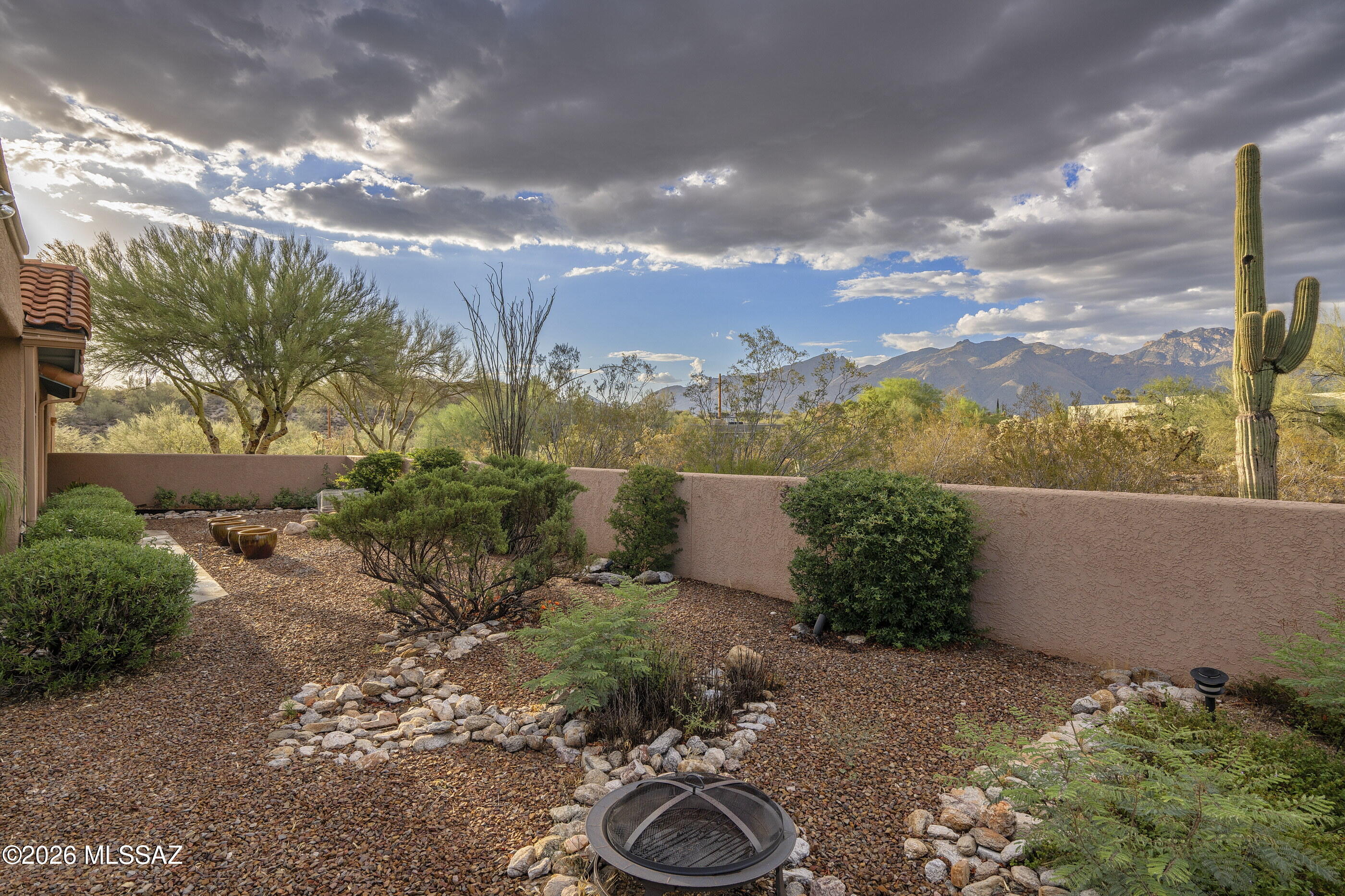 4310 N Camino Arco