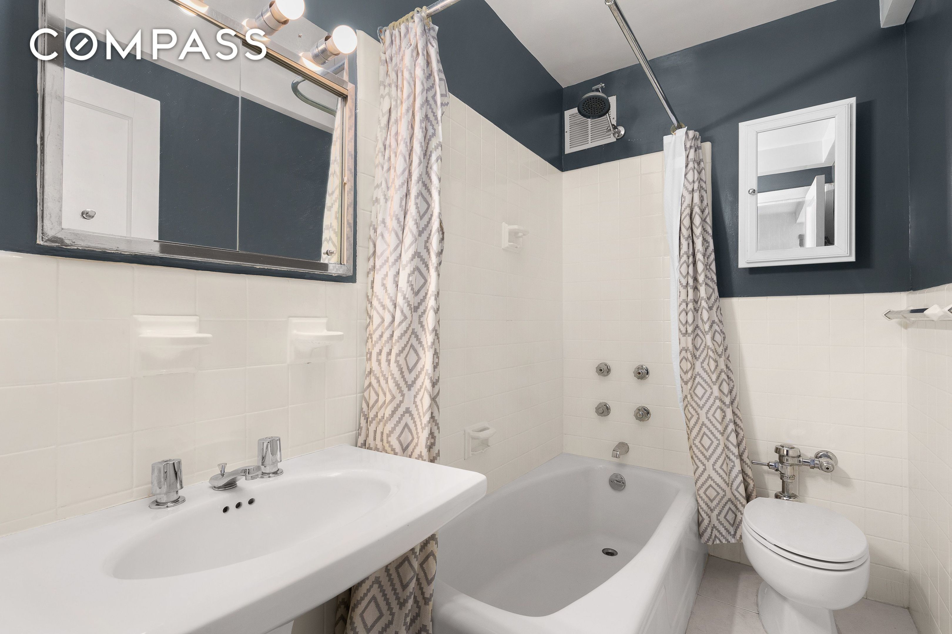 400 E 52nd Street 7A
