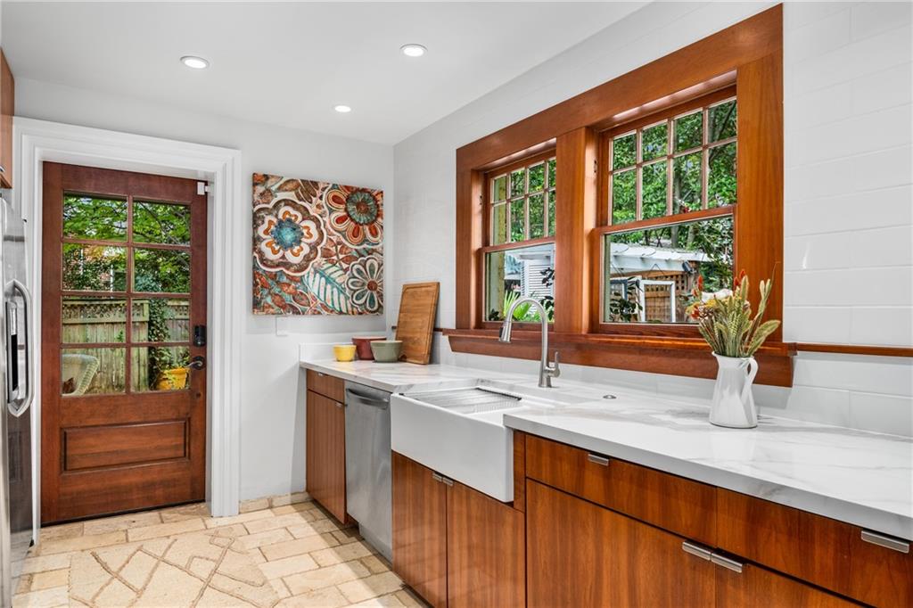 1064 Glenwood Avenue SE