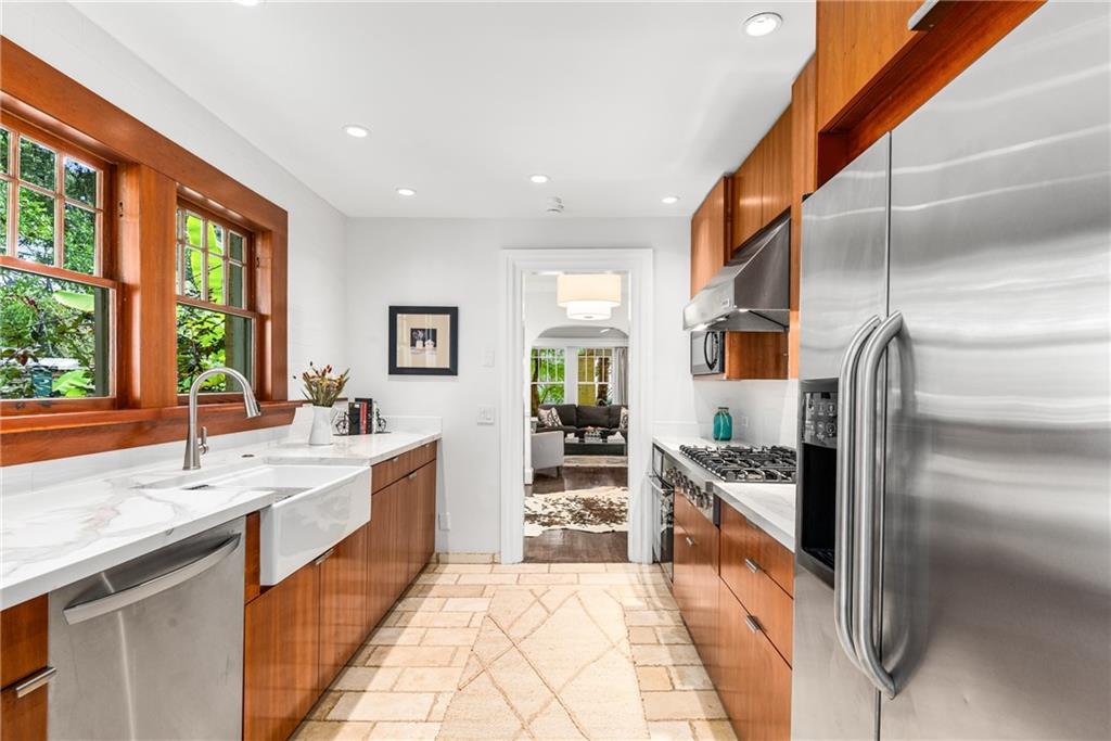 1064 Glenwood Avenue SE