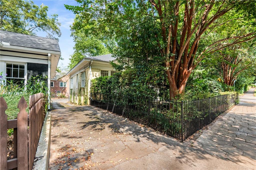 1064 Glenwood Avenue SE