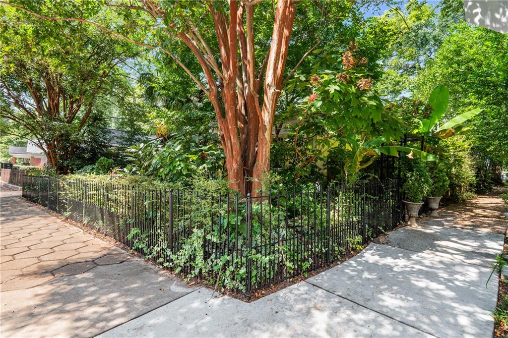 1064 Glenwood Avenue SE