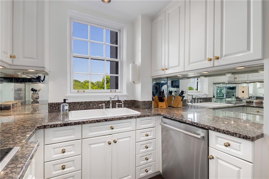 1325 Peachtree Street NE Unit 401