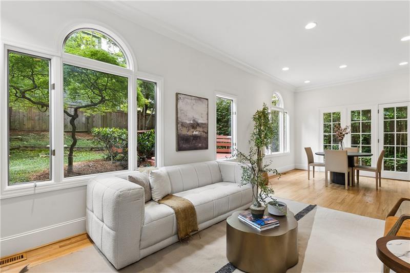 317 Beverly Road NE