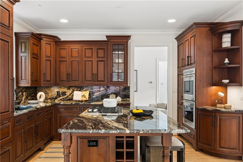 317 Beverly Road NE