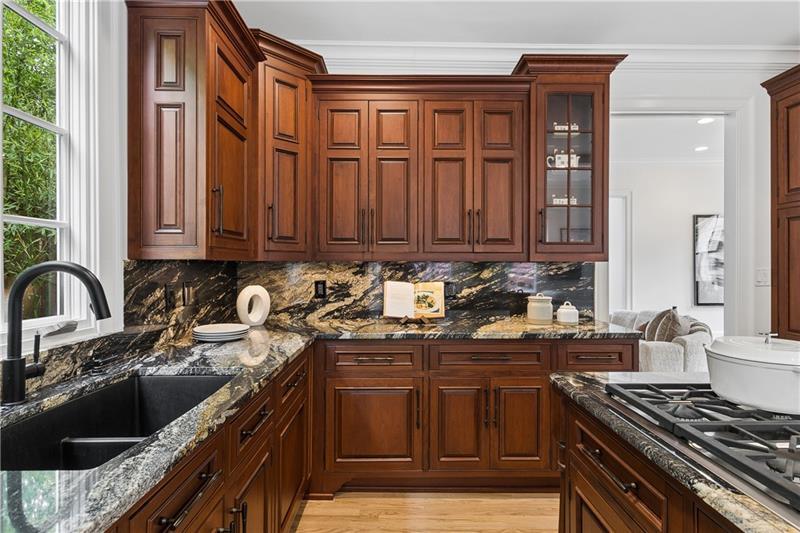 317 Beverly Road NE
