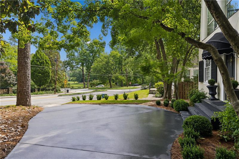 317 Beverly Road NE