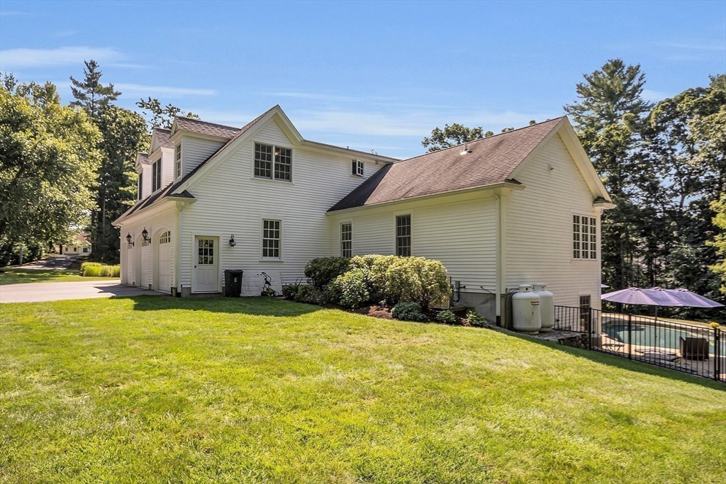 106 Carriage Way