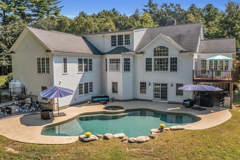 106 Carriage Way