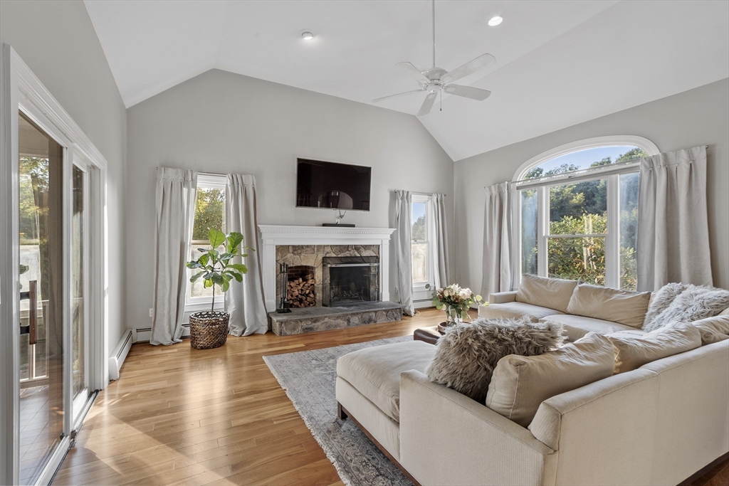 143 Nashaway Rd