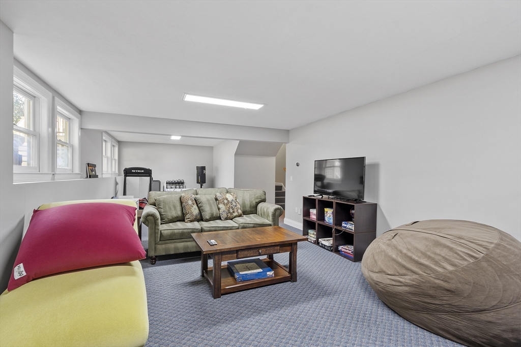 143 Nashaway Rd