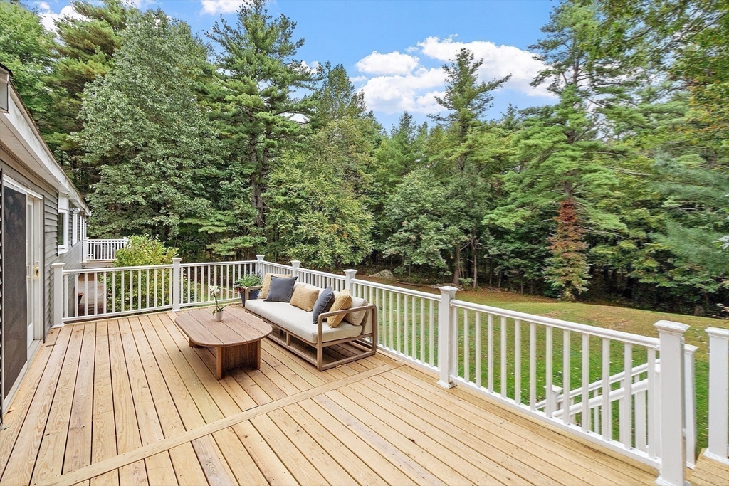 15 Abbot Ln