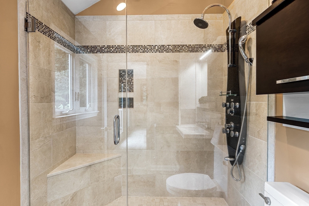 15 Abbot Ln