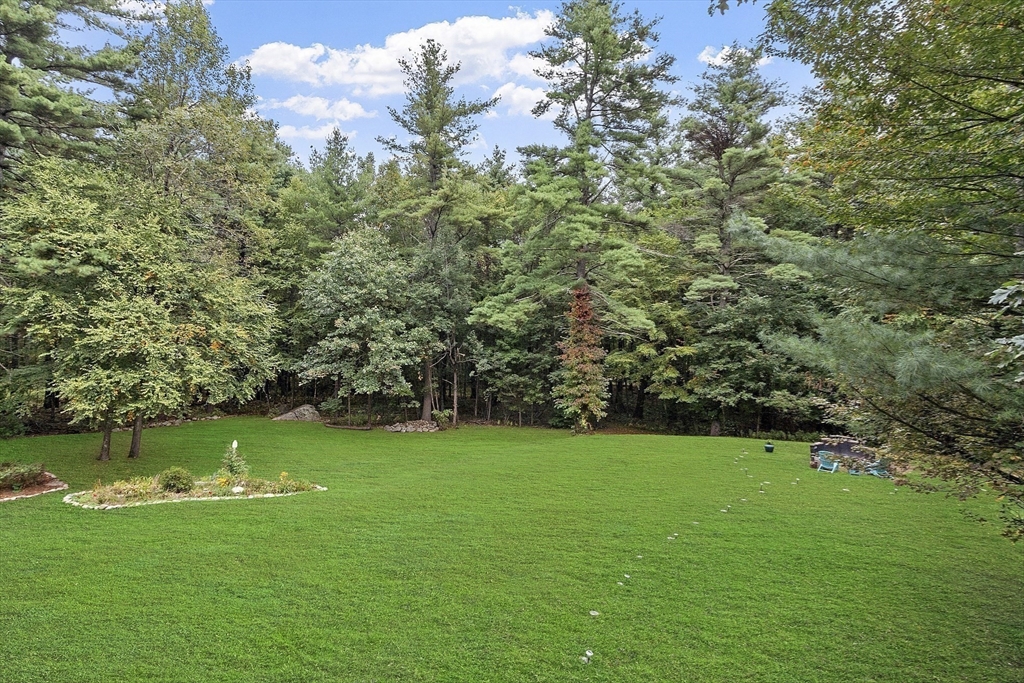 15 Abbot Ln