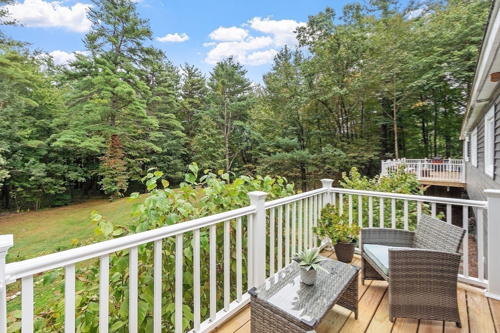15 Abbot Ln