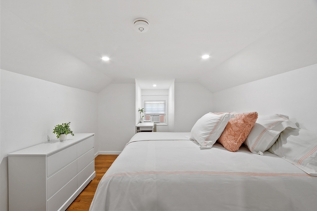 10 Burnham Rd.