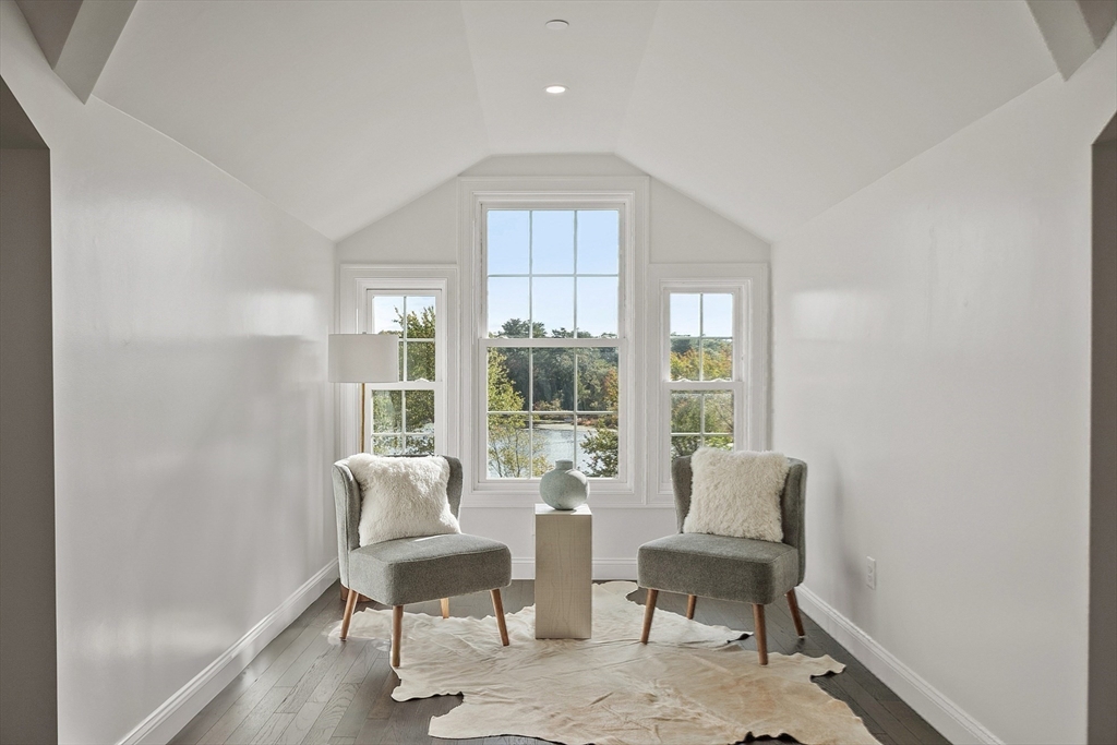 206 W Main St # 3