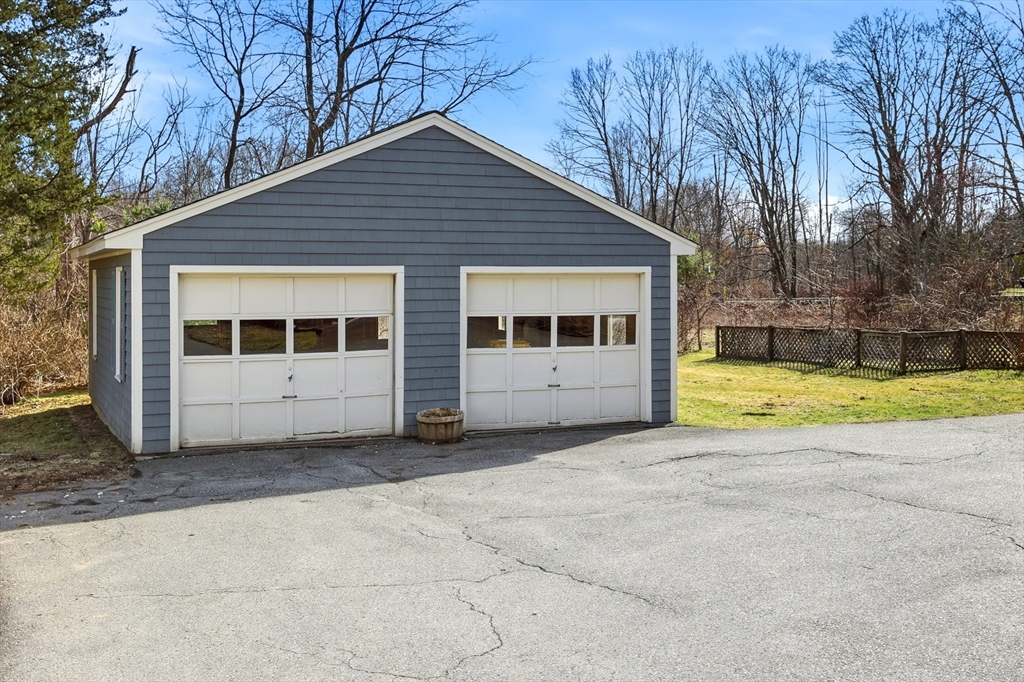 242 Lexington Rd