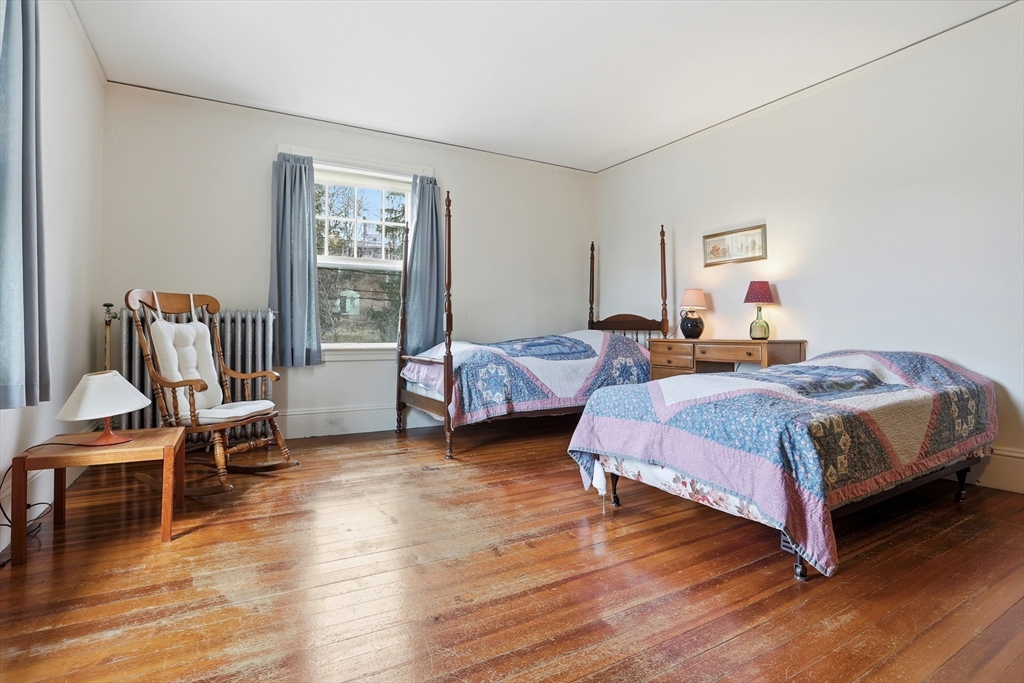 242 Lexington Rd