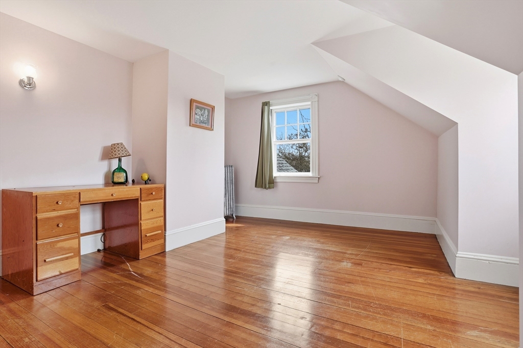242 Lexington Rd