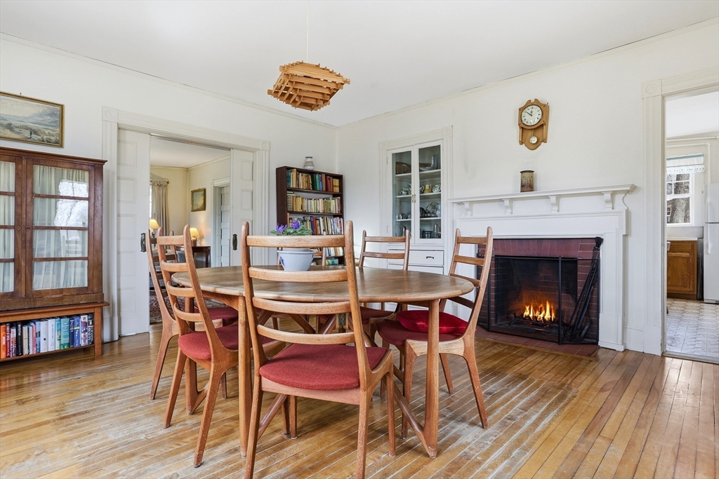 242 Lexington Rd