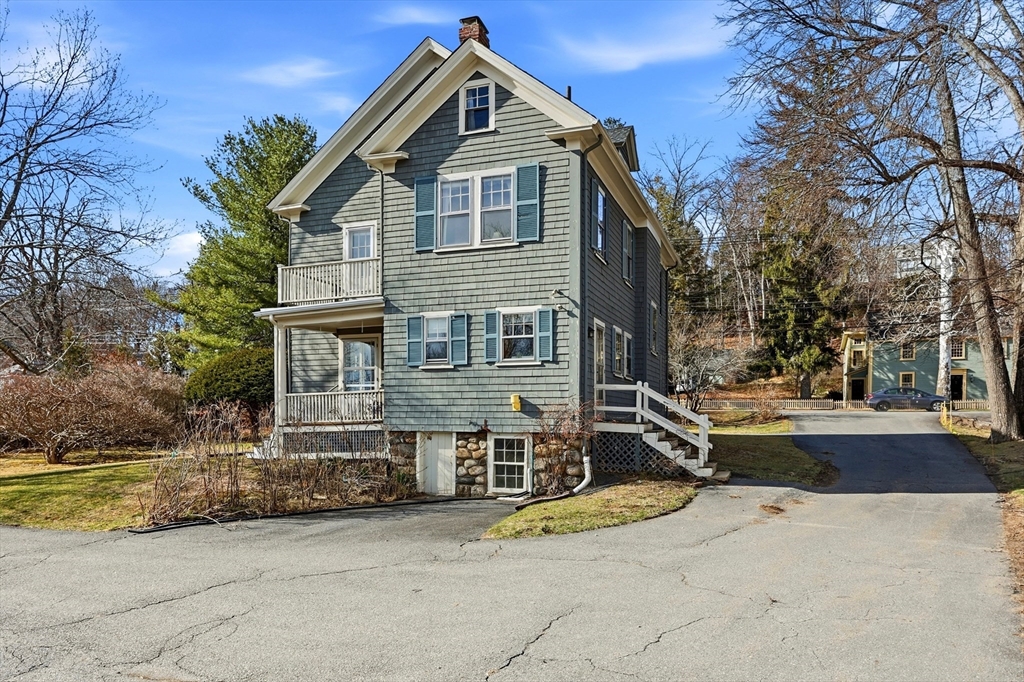 242 Lexington Rd